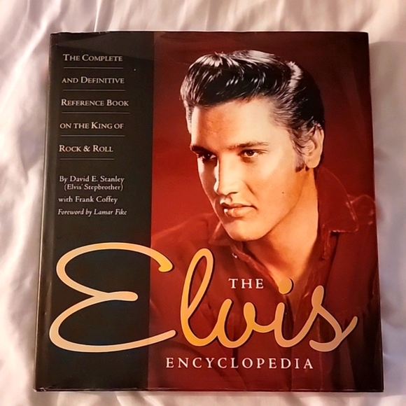 The Elvis Encyclopedia by David E. Stanley with Frank Coffey. 282 pages. - Picture 7 of 15